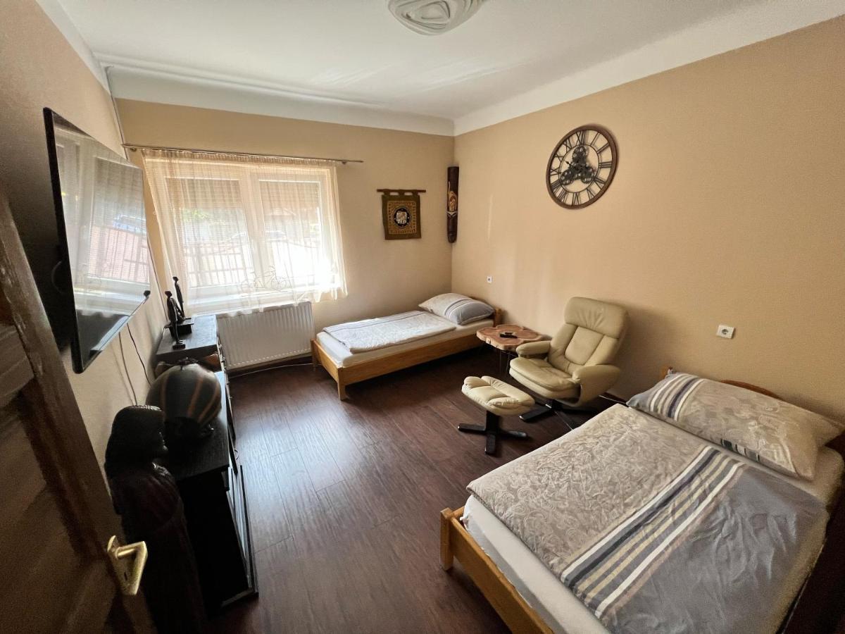 Feher Galamb Apartman Gyál Buitenkant foto