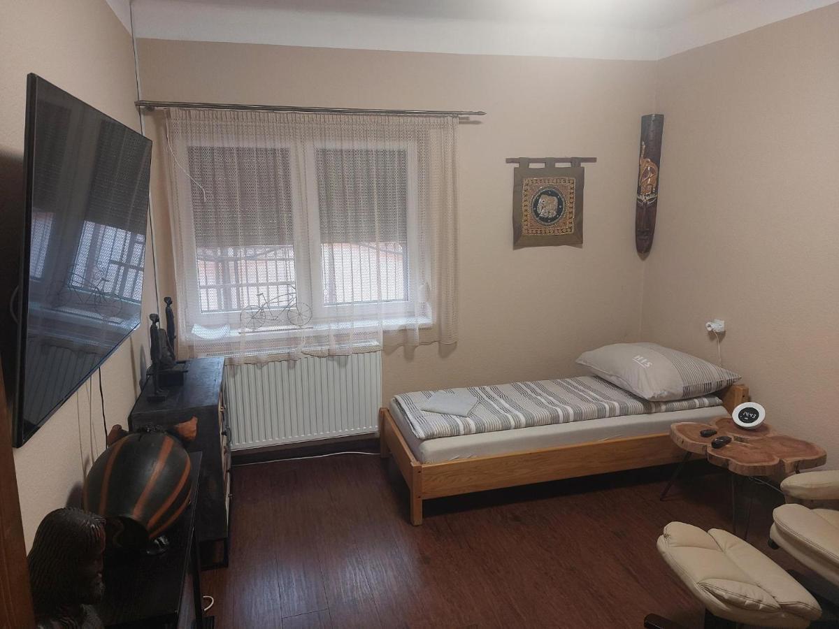 Feher Galamb Apartman Gyál Buitenkant foto